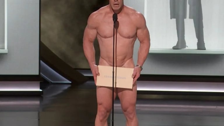 John Cena nudo sul palco