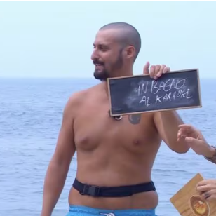 Edoardo Franco Abbiamo fatto l’amore in bagno al karaoke