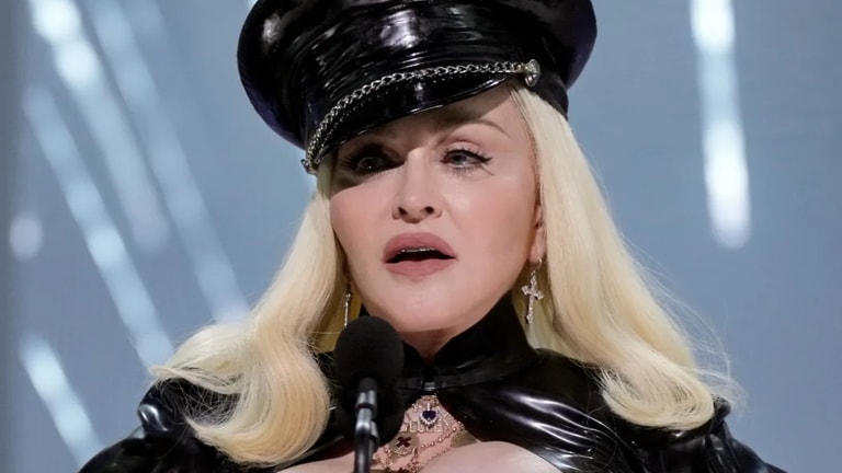 Madonna denunciata da un fan