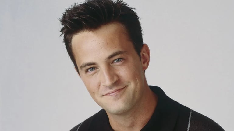 La morte di Matthew Perry diventa un caso criminale.