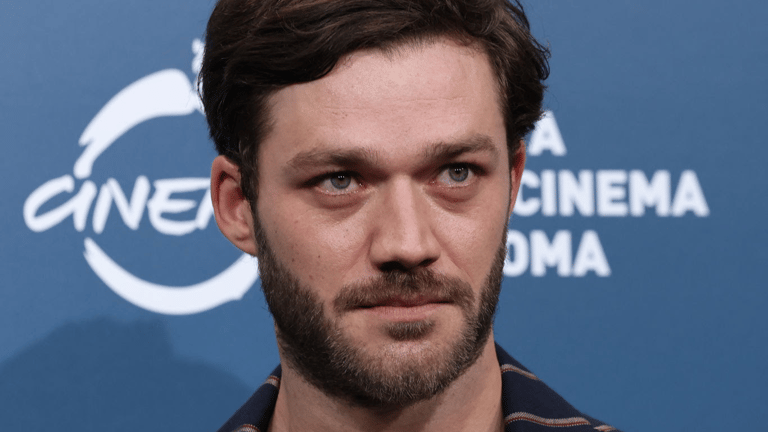 Lorenzo Richelmy vittima di stalking   erotico troia