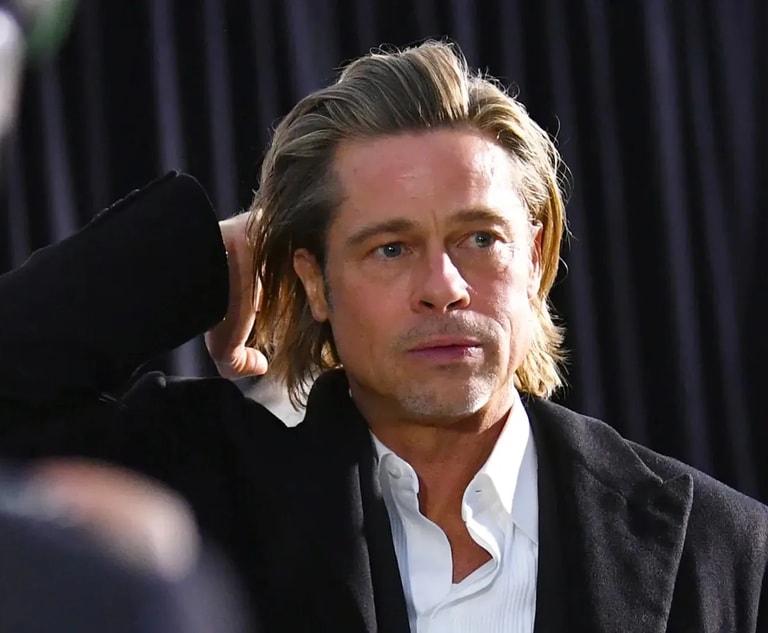 La figlia di Brad Pitt rinuncia al cognome paterno