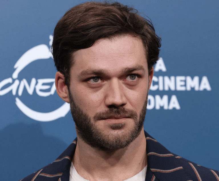 Lorenzo Richelmy vittima di stalking   erotico troia