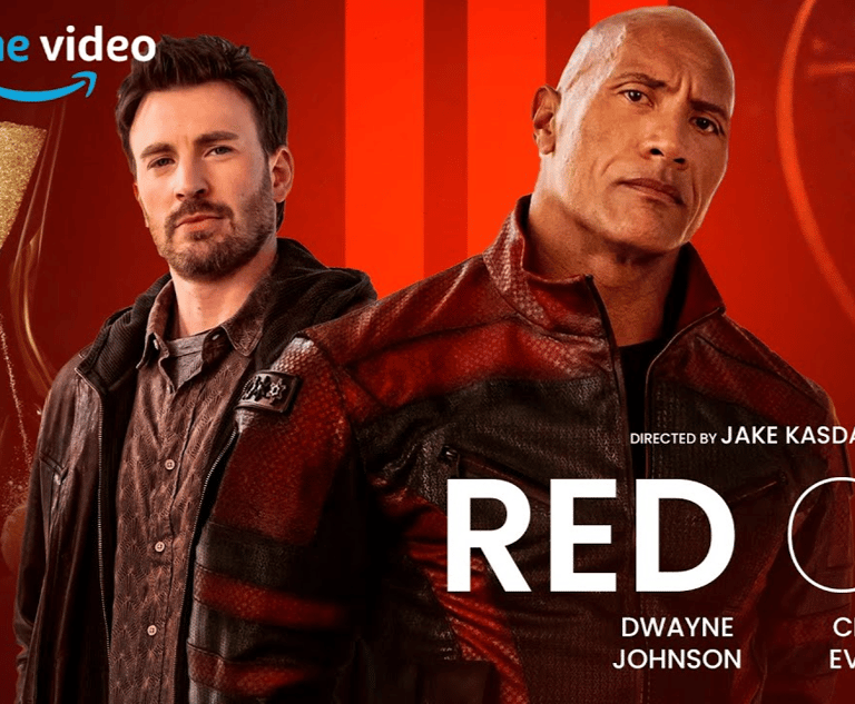 Dwayne Johnson e Chris Evans in “Uno Rosso”