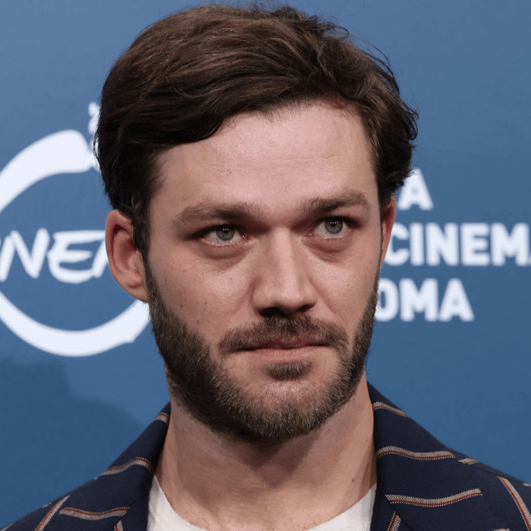 Lorenzo Richelmy vittima di stalking   erotico troia